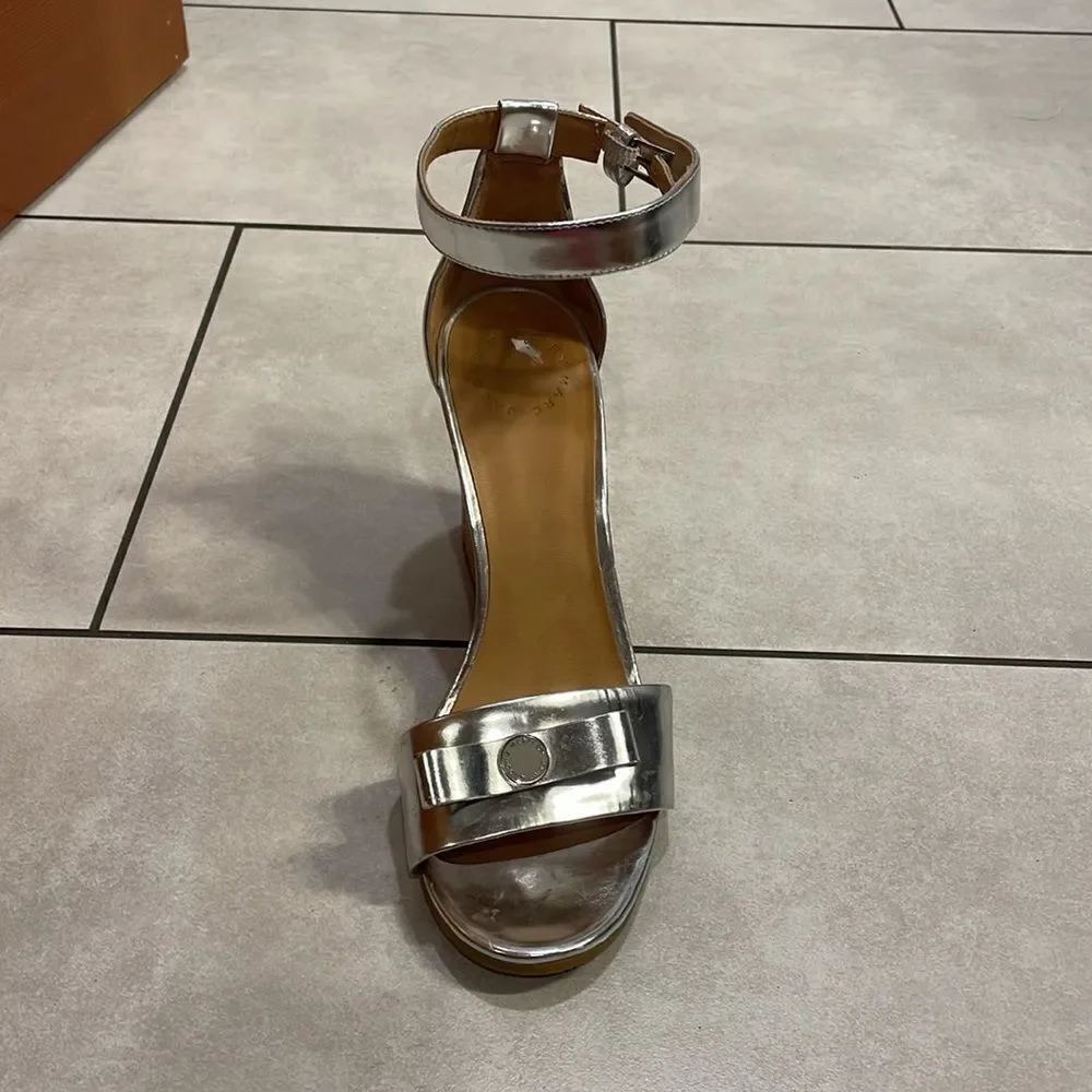 𝅺marc Jacobs woman’s silver cork left wedge